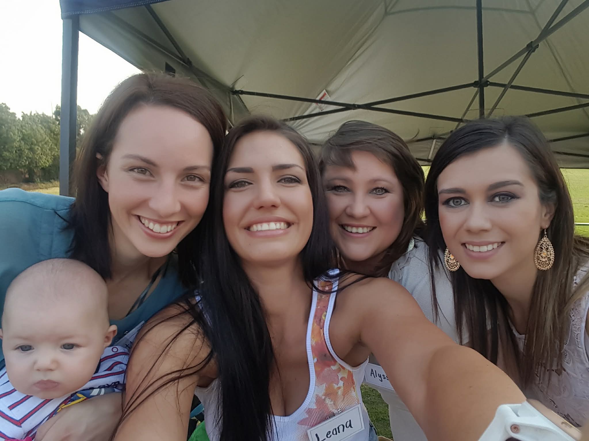 10-Jaar Reünie 2016 — Vriendinne met baba